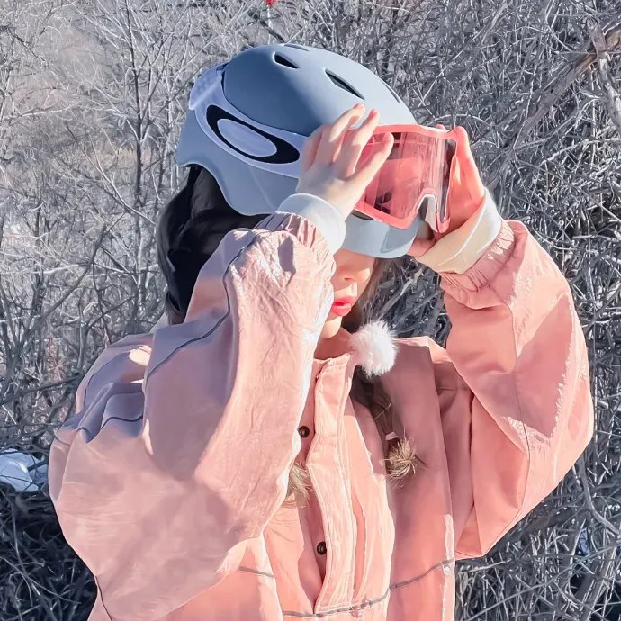 报告唐总夫人带着崽崽回来了